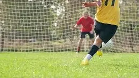 “2025年第35届郑航杯十一人制足球赛事”